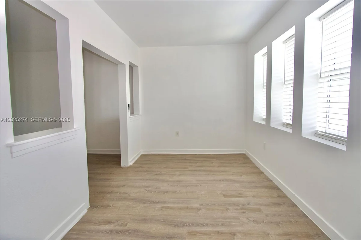 501 SW 6th Ct #213, Miami: photo 1 of 10