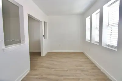 501 SW 6th Ct #213, Miami: photo 1 of 10