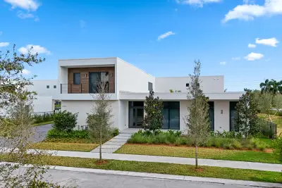 16788 Natures Way, Weston: photo 1 of 53