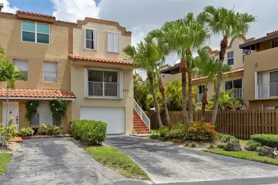 8631 NW 4th Ter #1001, Miami: photo 1 of 56