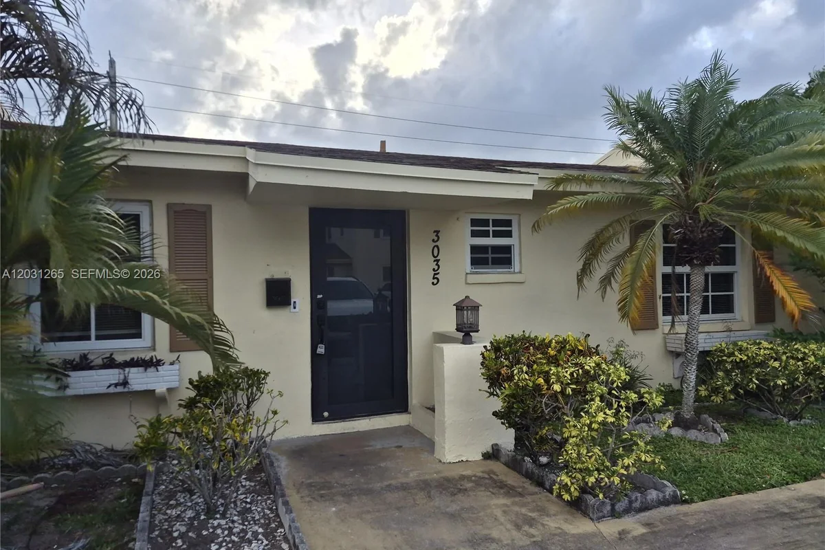 3035 NW 68th St #12D, Fort Lauderdale: photo 1 of 14