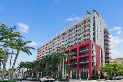 90 NE 32nd St #615, Miami: photo 1 of 22