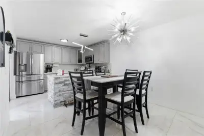 1017 10th Way, West Palm Beach: photo 1 of 17