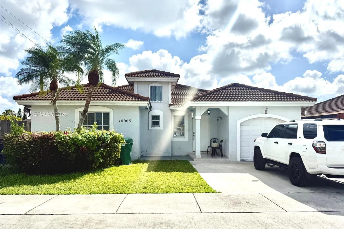 18003 SW 138th Ct, Miami: photo 1 of 14