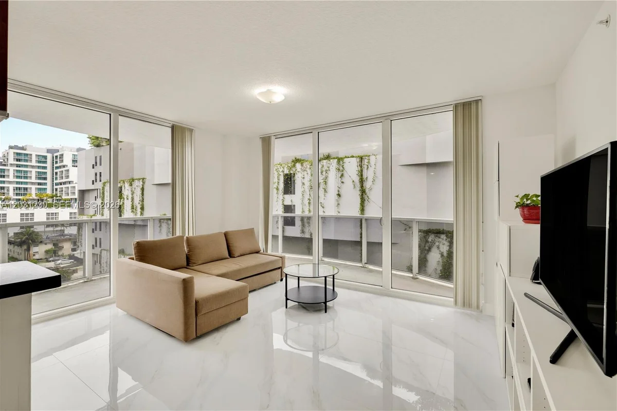 601 NE 23rd St #706, Miami: photo 1 of 22