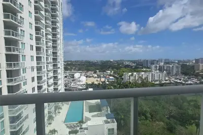 1871 S River Dr #1606, Miami: photo 1 of 31
