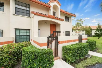 912 Congressional Way, Deerfield Beach: photo 1 of 26