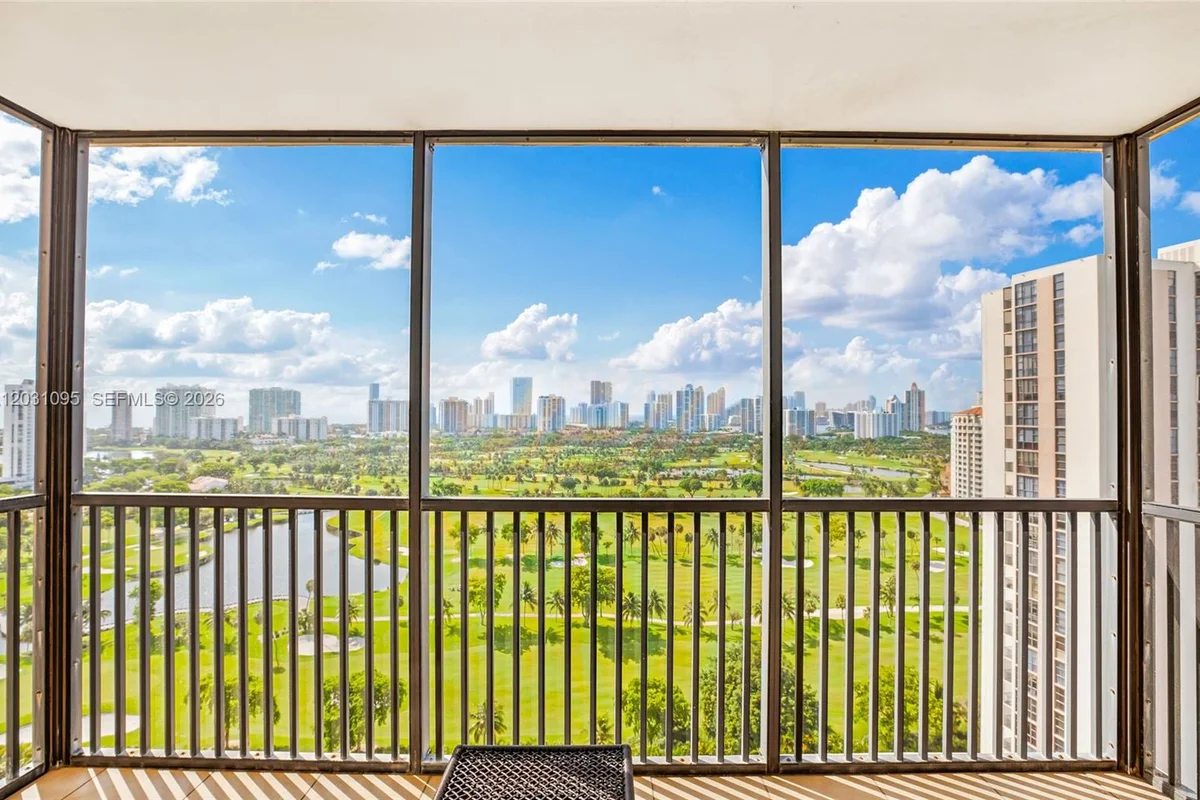 20301 W Country Club Dr #2228, Aventura: photo 1 of 23