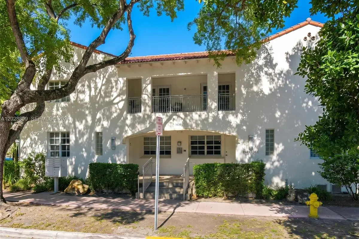 1438 Meridian Ave, Miami Beach: photo 1 of 21