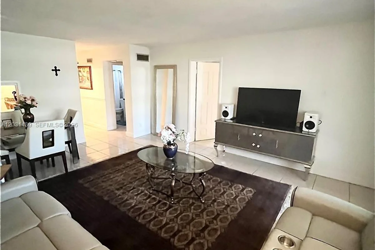 2581 N Garden Dr N #203, Lake Worth: photo 1 of 12