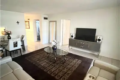 2581 N Garden Dr N #203, Lake Worth: photo 1 of 12