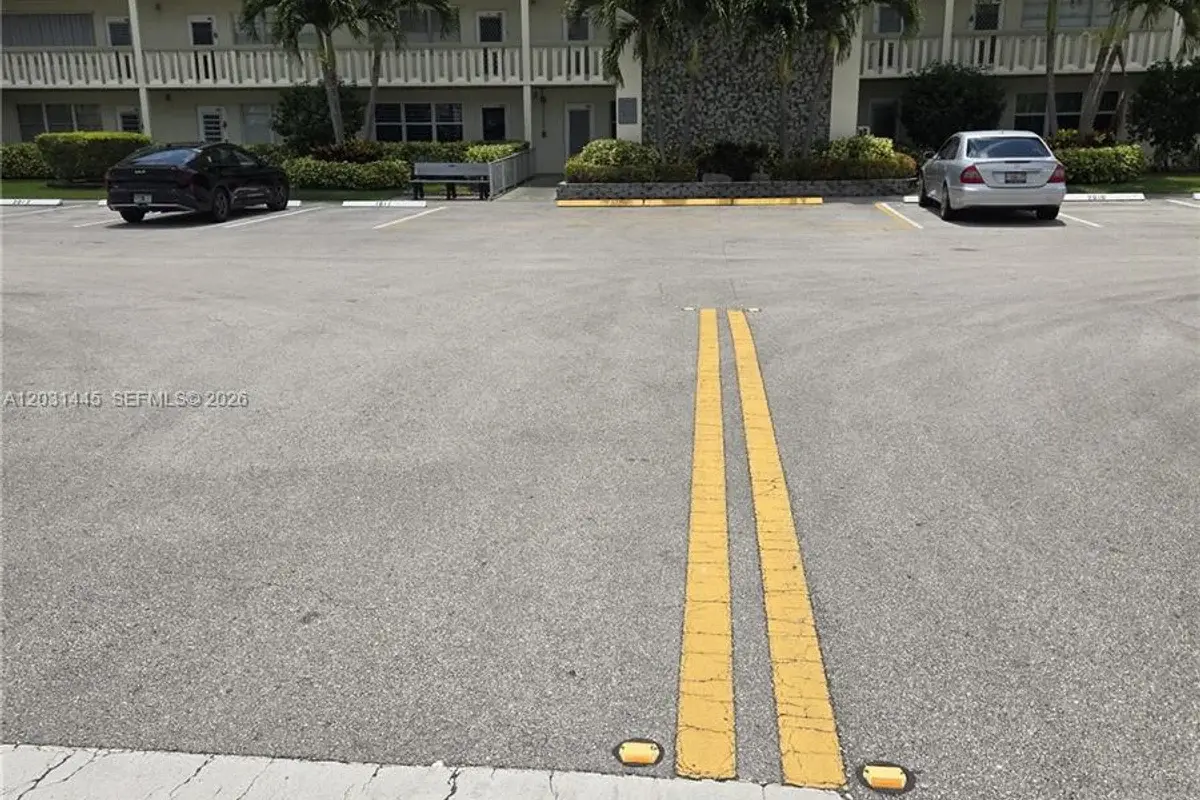 Condo in Deerfield Beach: photo 1 of 30