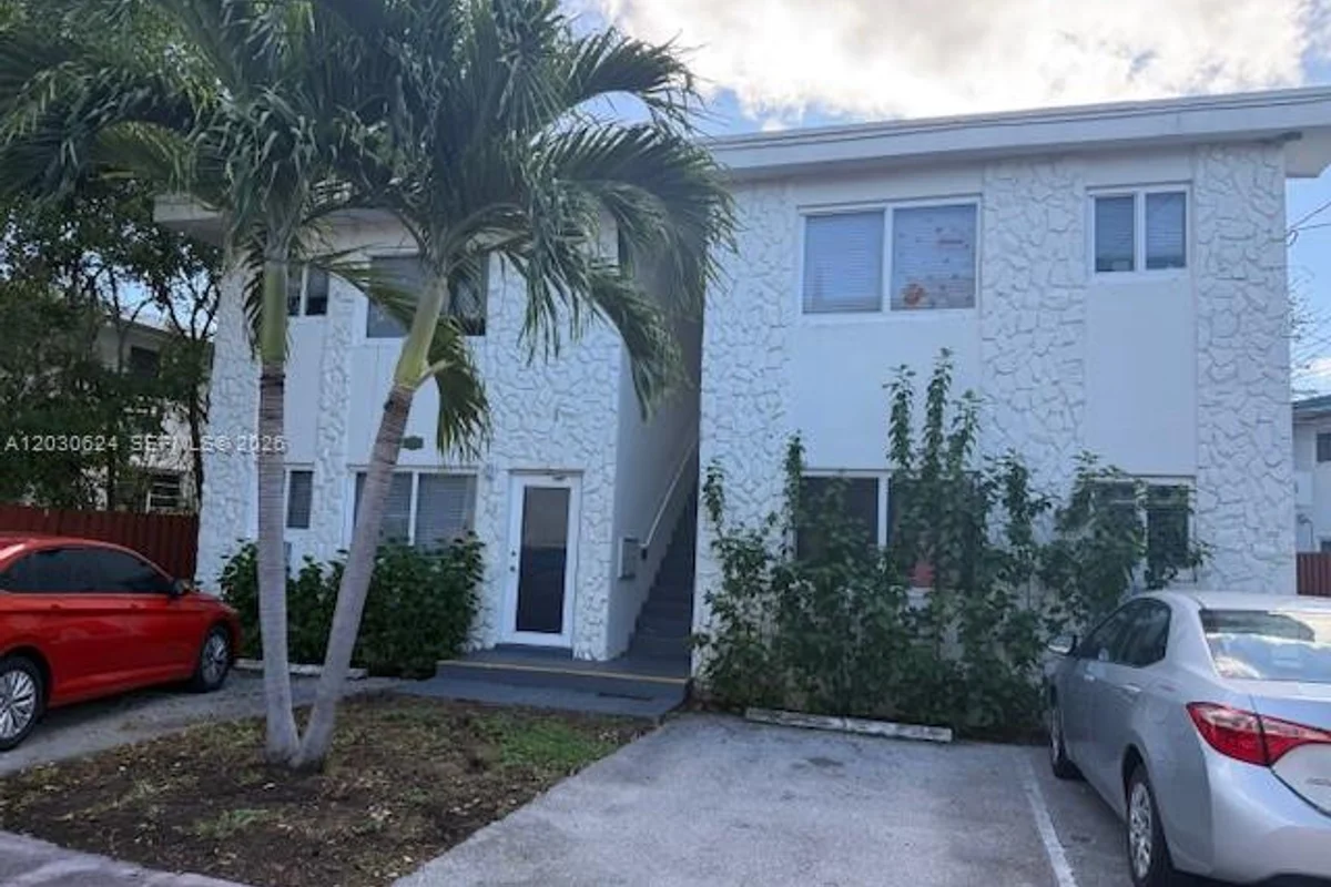 2006 Calais Dr #1, Miami Beach: photo 1 of 12
