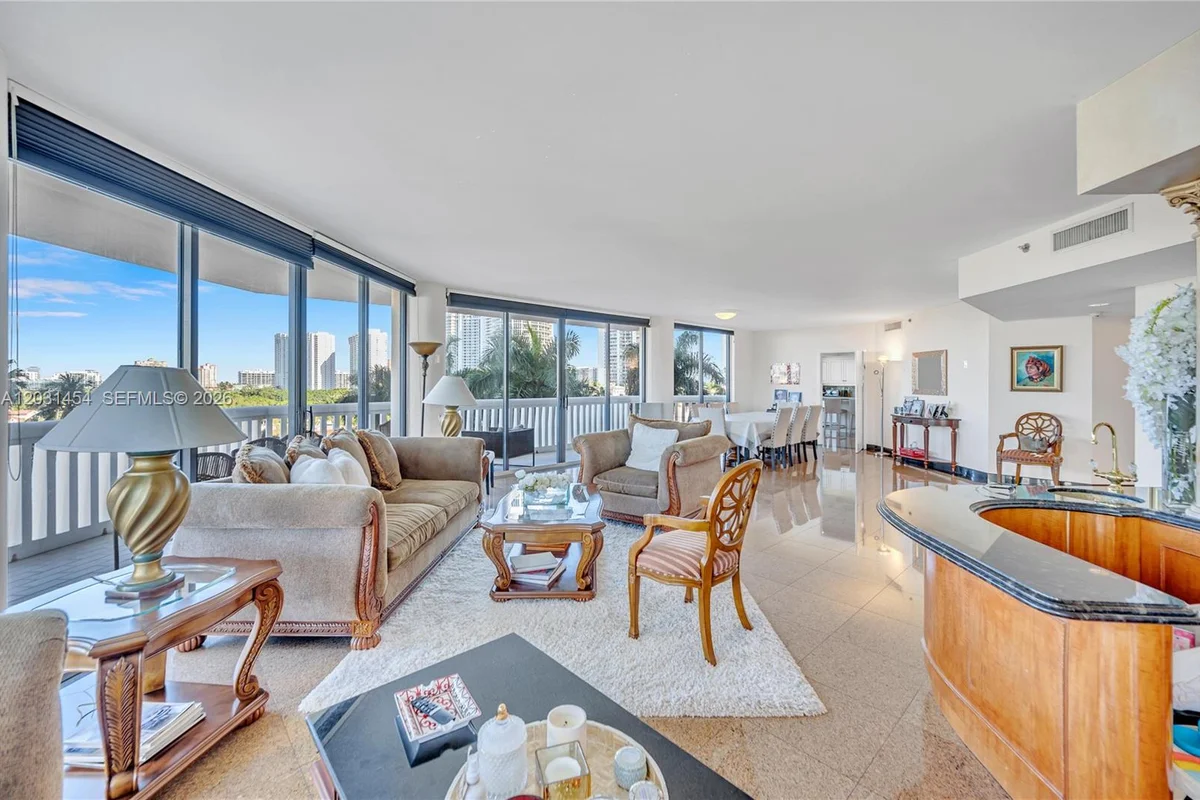 2000 Island Blvd #806, Aventura: photo 1 of 30