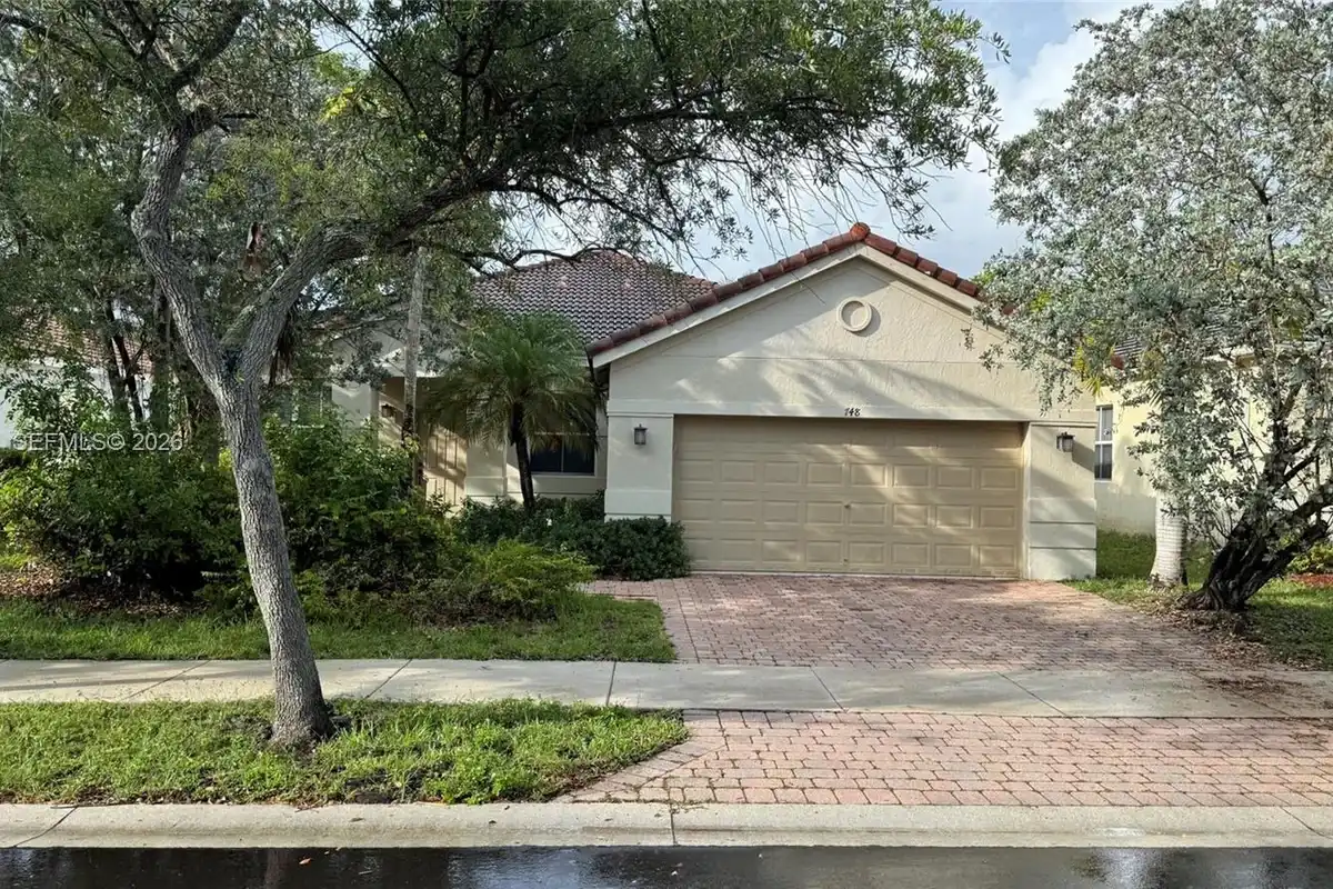 748 Tulip Cir, Weston: photo 1 of 27