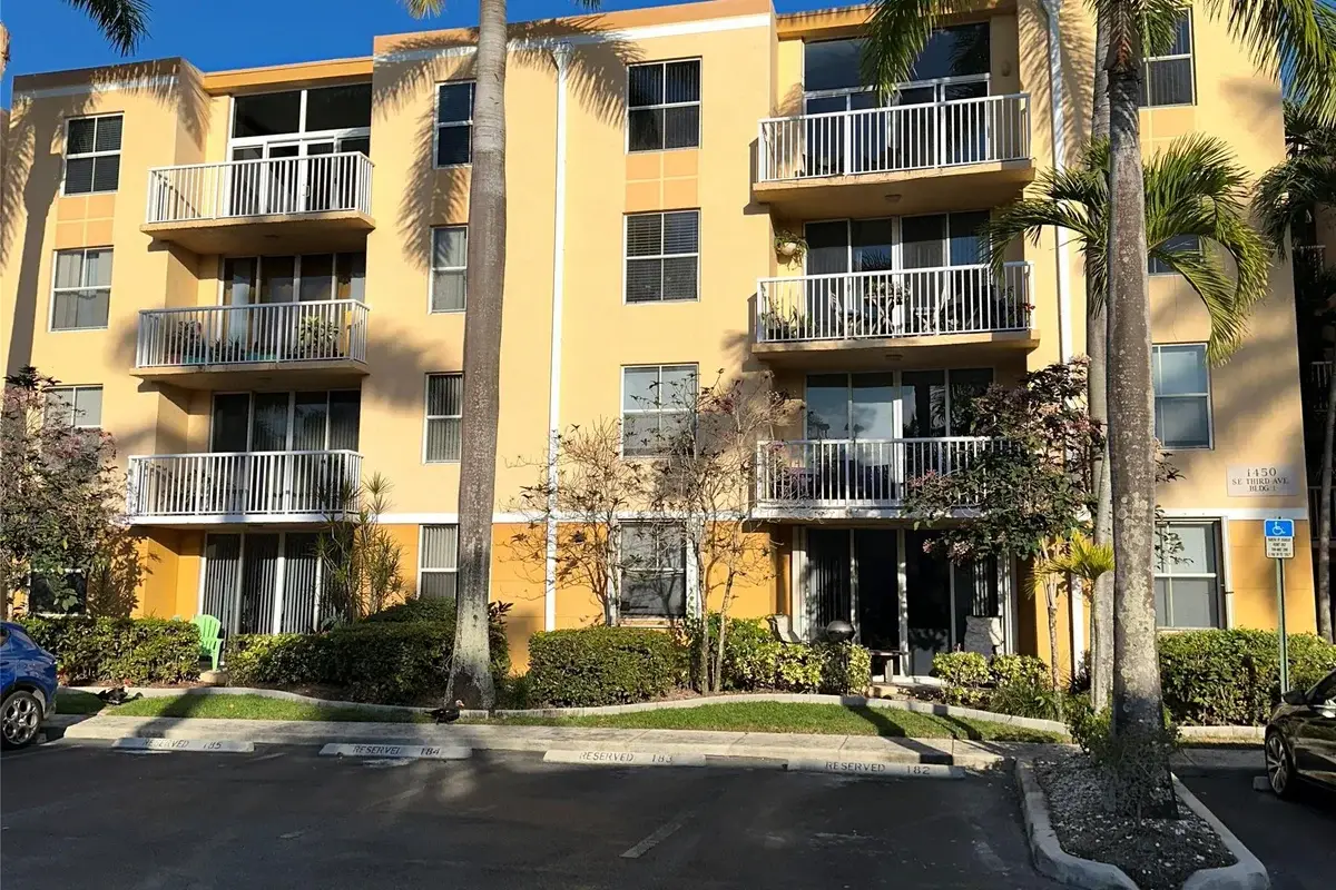 1450 SE 3rd Ave #107, Dania Beach: photo 1 of 7