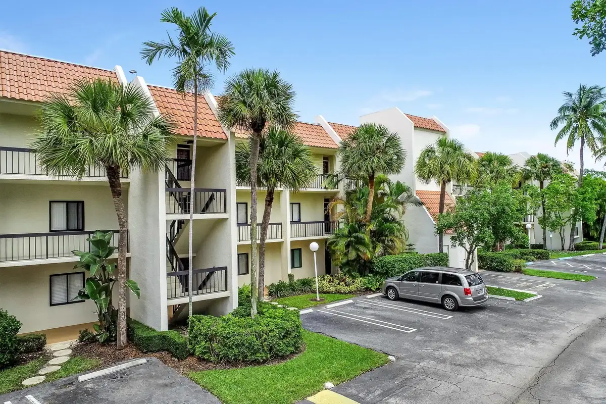3000 Presidential Way #401, West Palm Beach: photo 1 of 24