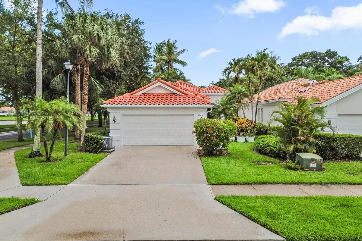 4766 Valencia Dr, Delray Beach: photo 1 of 33