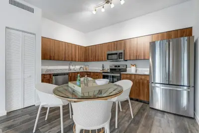 4260 Lakewood Rd #206, Palm Springs: photo 1 of 20