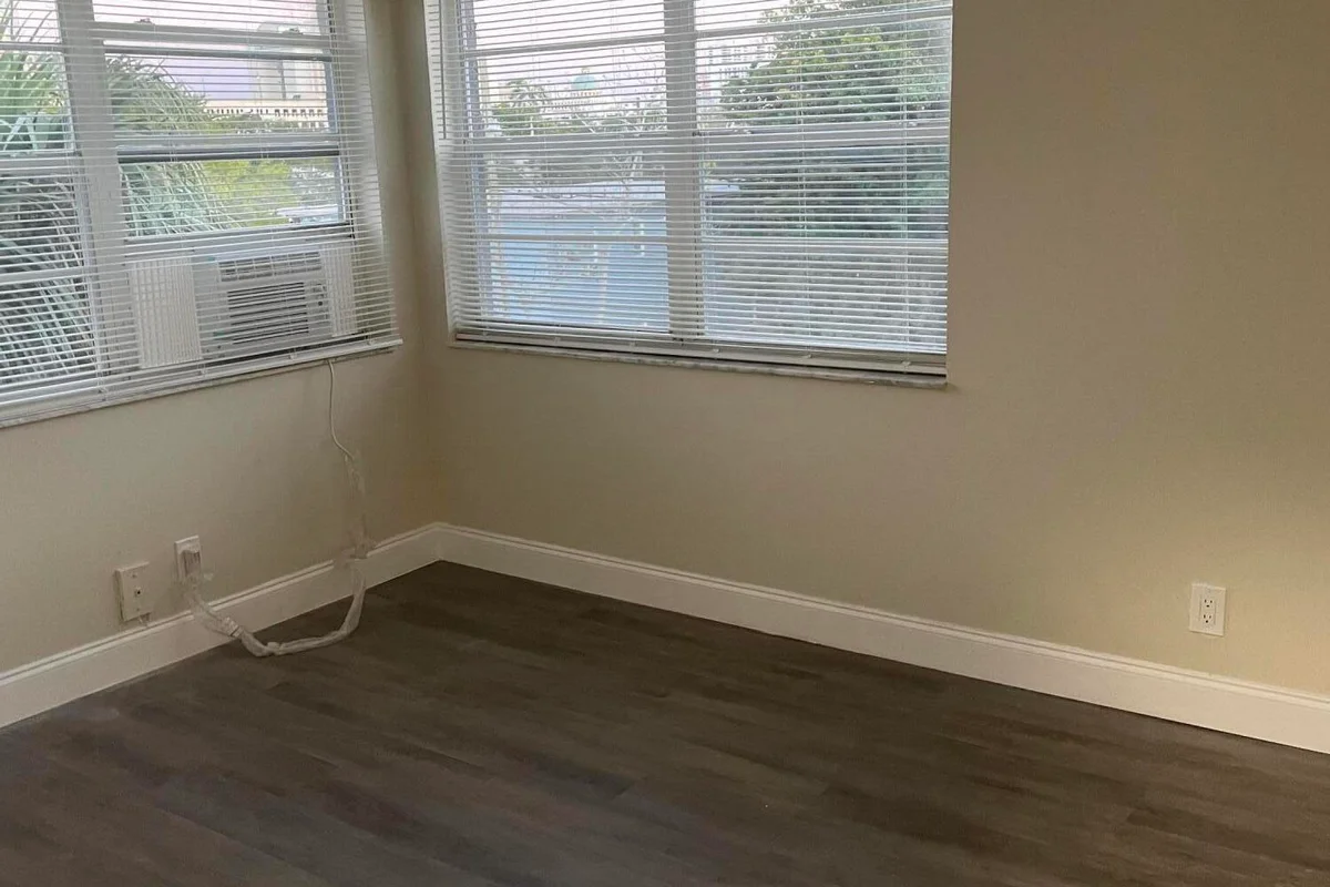 710 7th St #3, West Palm Beach: photo 1 of 3