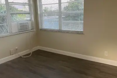710 7th St #3, West Palm Beach: photo 1 of 3