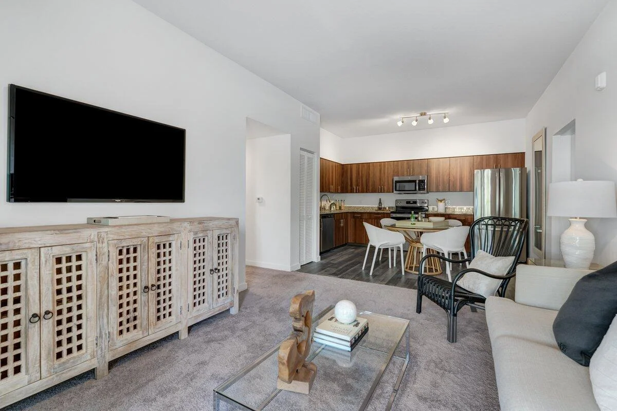 4290 Lakewood Rd #302, Palm Springs: photo 1 of 20
