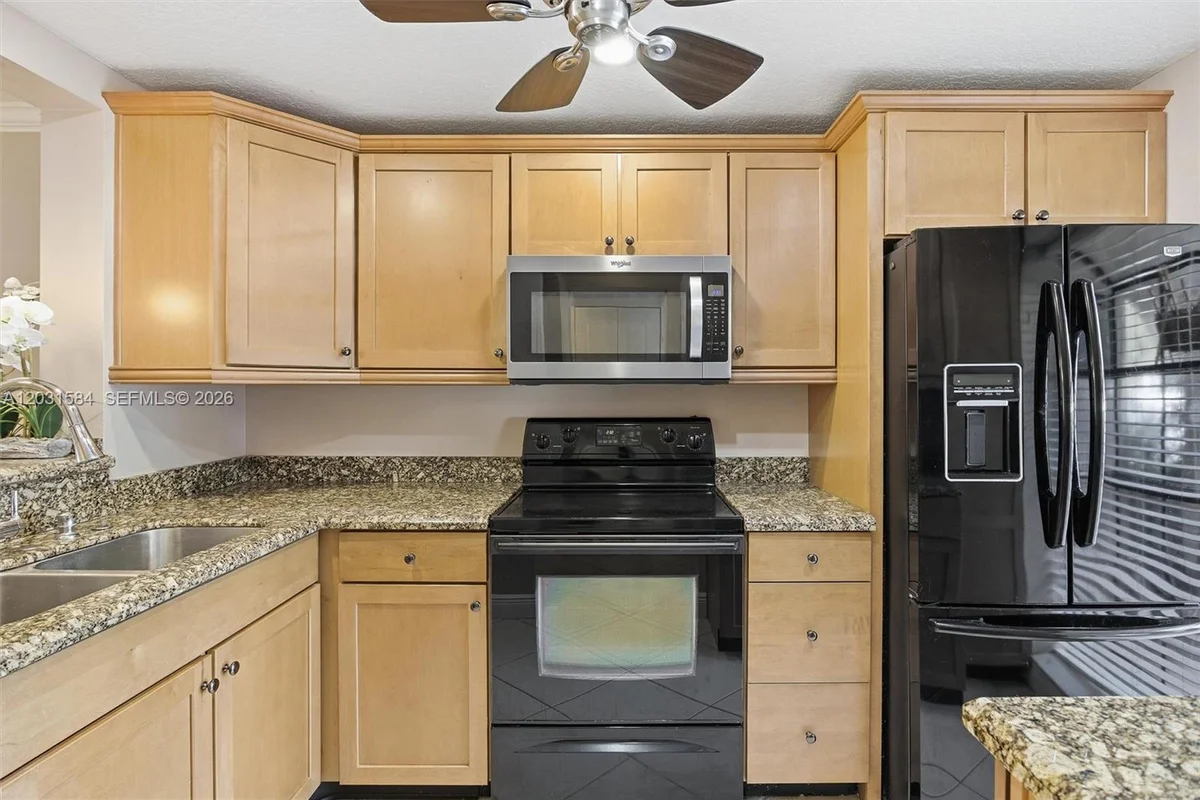 2379 SW 15th St #107, Deerfield Beach: photo 1 of 22