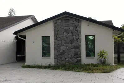 14680 SW 107th Ter, Miami: photo 1 of 33