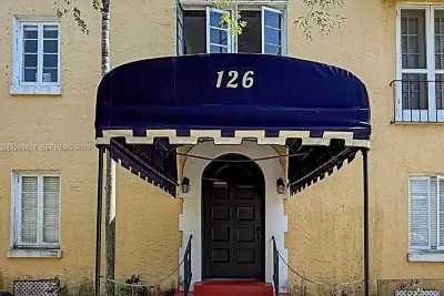 126 Mendoza Ave #2A, Coral Gables: photo 1 of 6