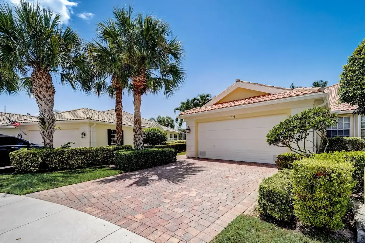 8178 Montserrat Pl, Wellington: photo 1 of 43