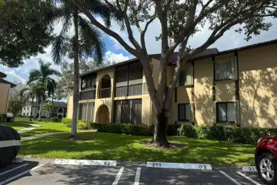 213 Pine Hov Cir #D2, Greenacres: photo 1 of 22