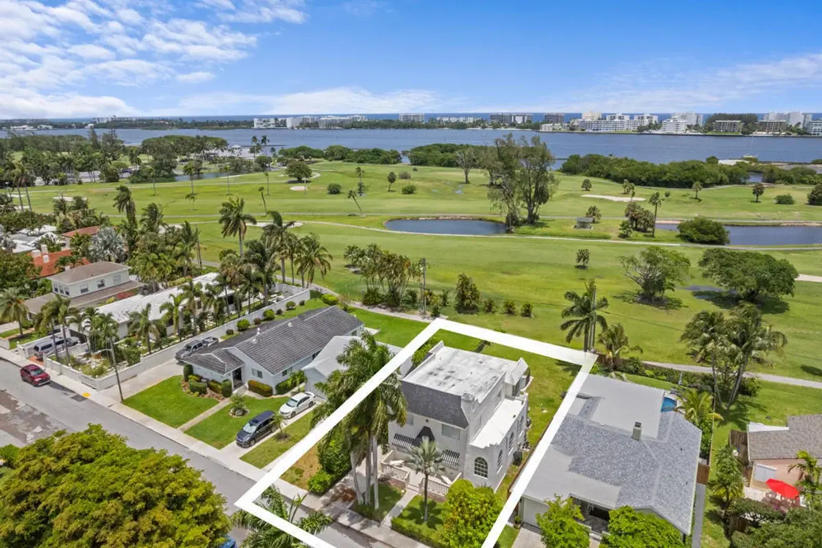 422 N Lakeside Dr, Lake Worth Beach: photo 1 of 54