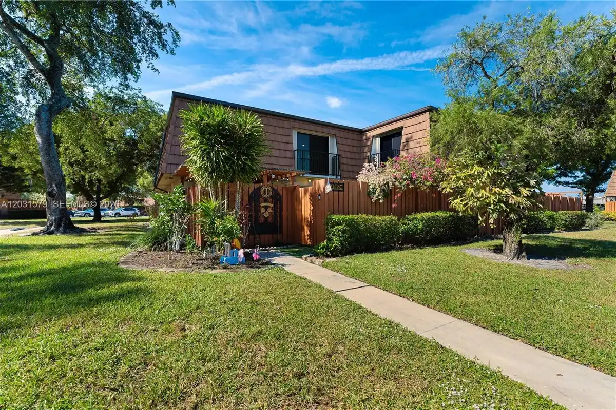9118c 20th Ct, Davie: photo 1 of 30