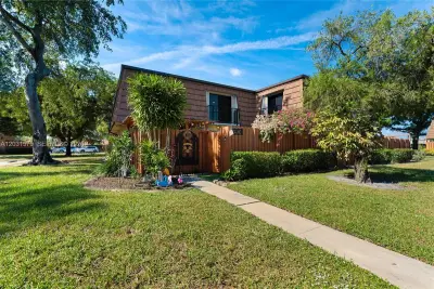 9118c 20th Ct, Davie: photo 1 of 30
