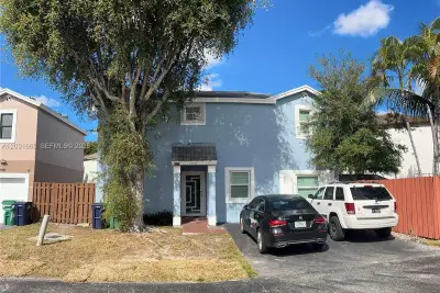 9206 SW 147th Ct, Miami: photo 1 of 15