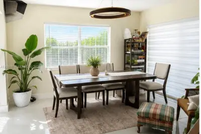 House in Miramar: photo 1 of 5