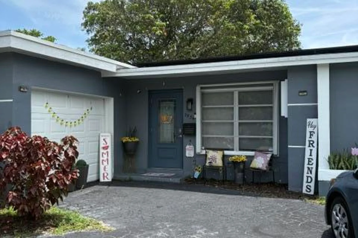 2934 NW 73rd Ave, Fort Lauderdale: photo 1 of 19