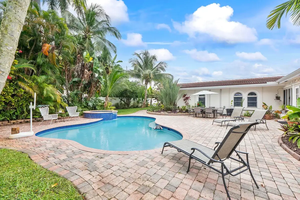 2501 NE 26th Ter, Fort Lauderdale: photo 1 of 38