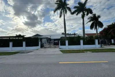 3690 SW 139th Ave, Miami: photo 1 of 4