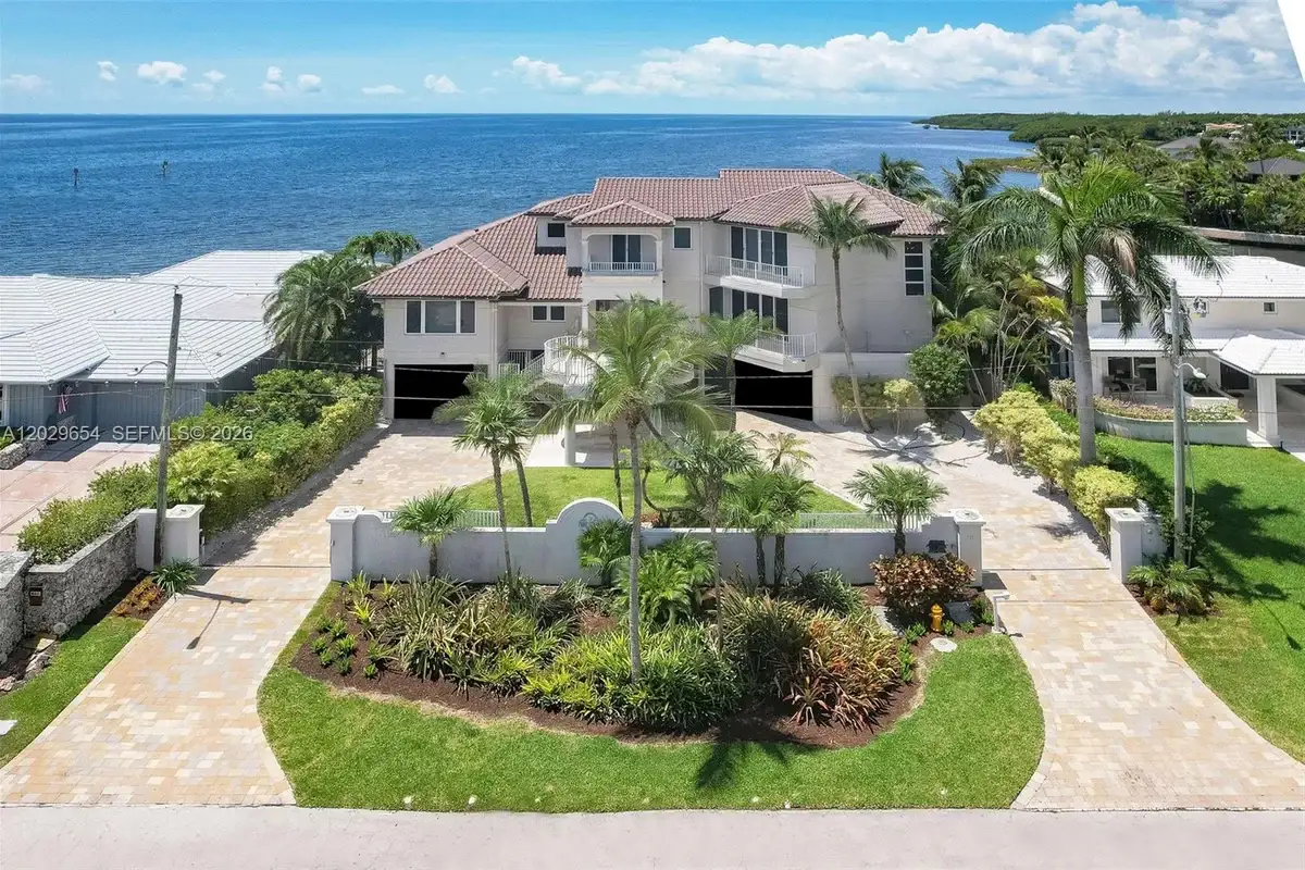 750 Lugo Ave, Coral Gables: photo 1 of 45