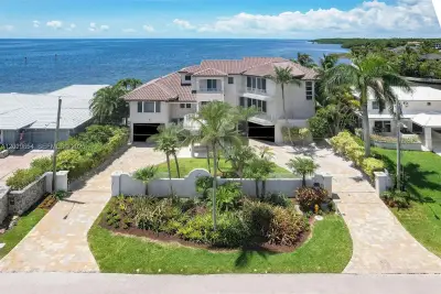 750 Lugo Ave, Coral Gables: photo 1 of 45