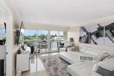2611 N Riverside Dr #307, Pompano Beach: photo 1 of 25