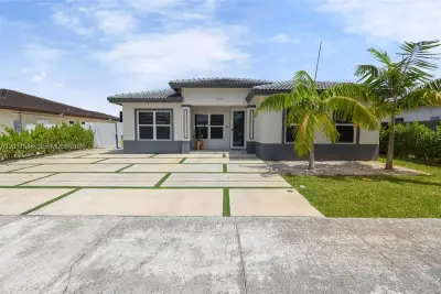13063 SW 256th St, Homestead: photo 1 of 36