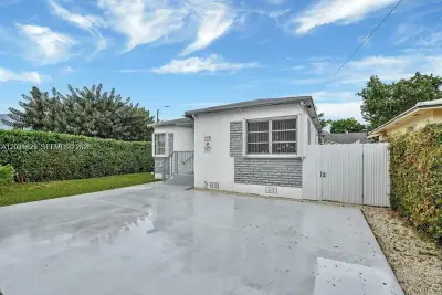 600 NW 34th Ave, Miami: photo 1 of 41