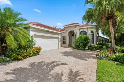 10911 Royal Devon Way, Lake Worth: photo 1 of 56