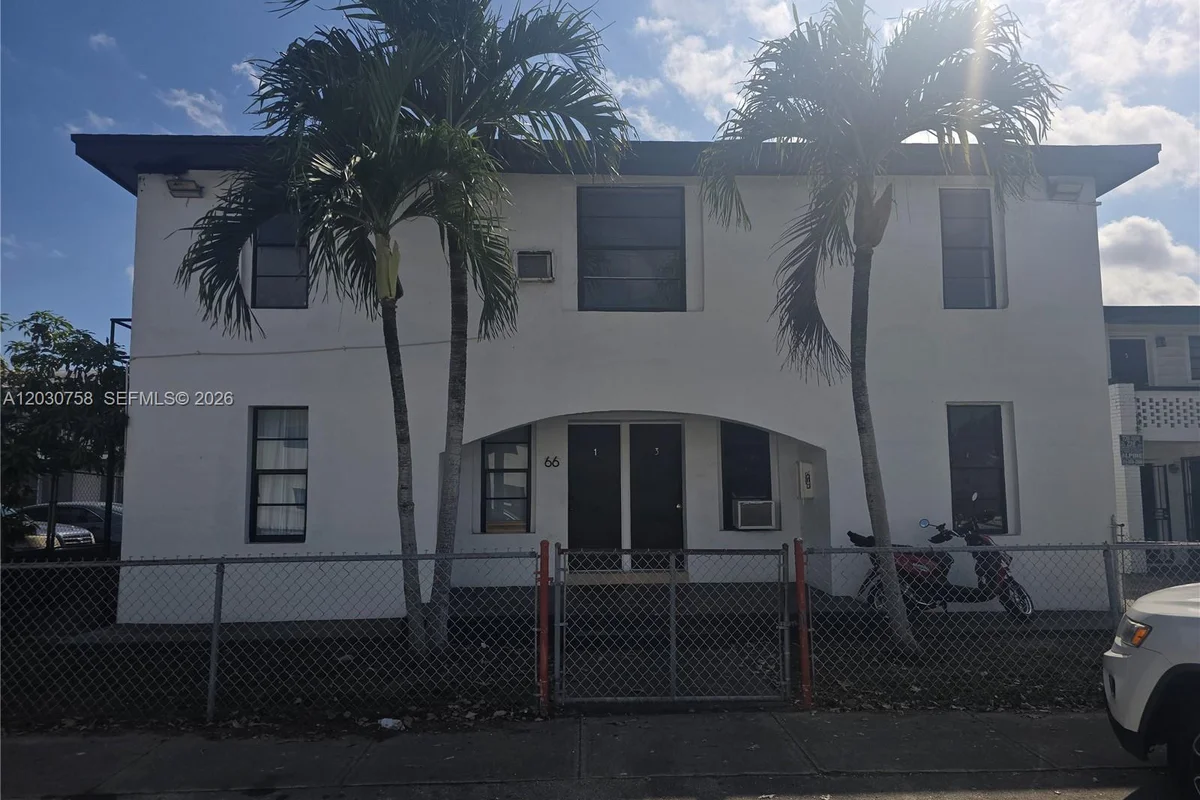 66 W 13th St #3, Hialeah: photo 1 of 10