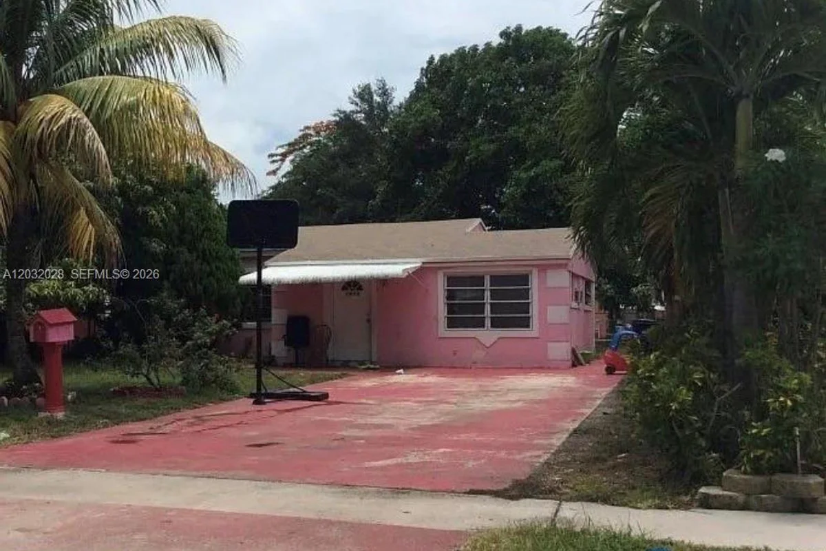 1466 NE 177th St, North Miami Beach: photo 1 of 1
