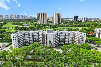3101 N Country Club Dr #209, Aventura: photo 1 of 33