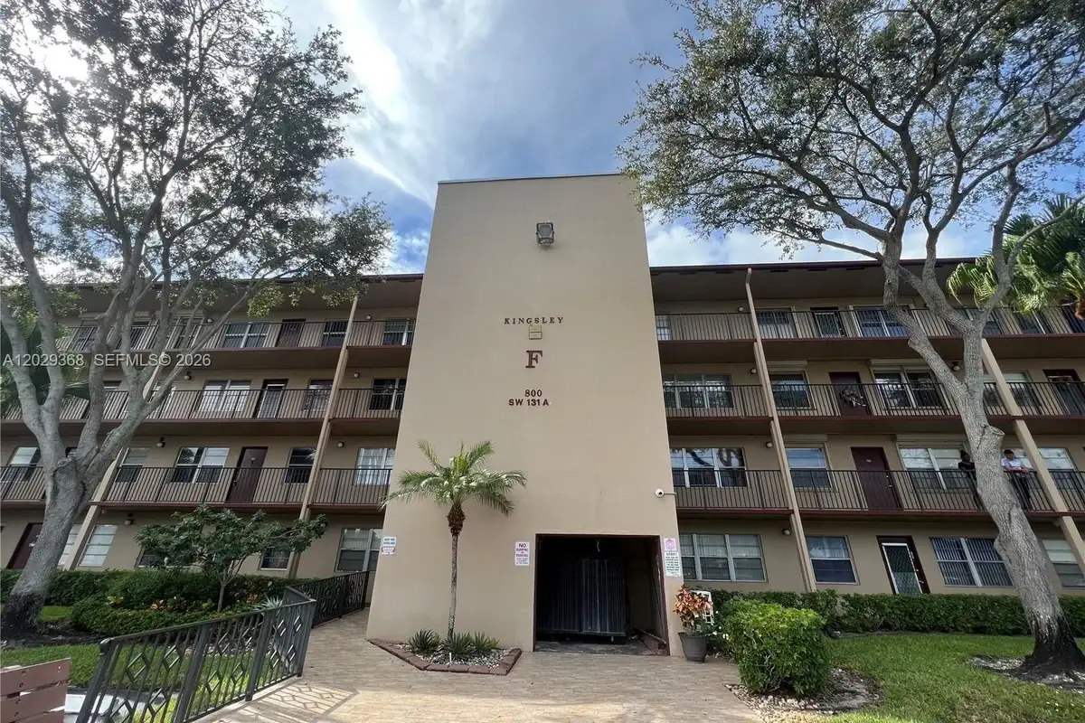 800 SW 131st Ave #206F, Pembroke Pines: photo 1 of 15