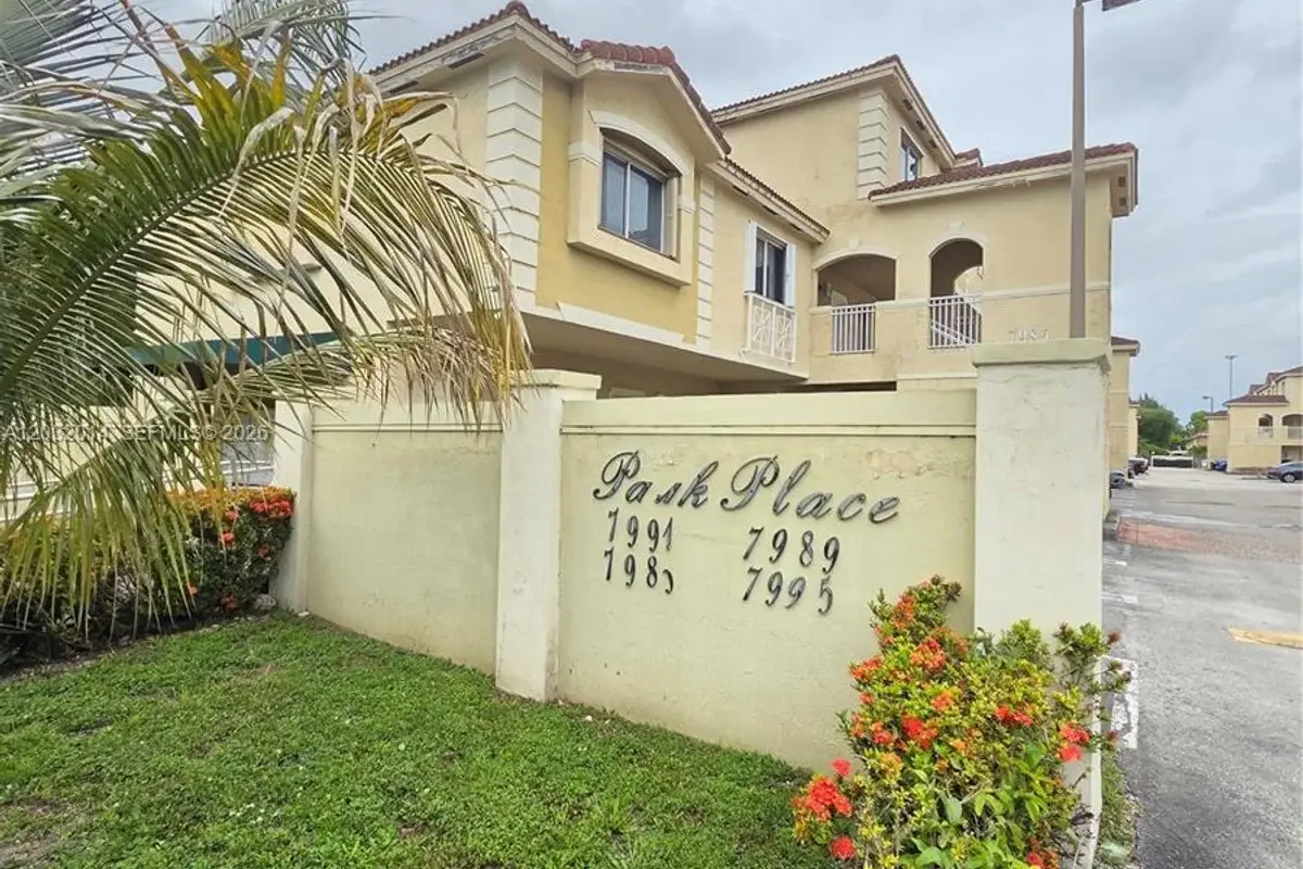 7989 NW 8th St #108D, Miami: photo 1 of 12